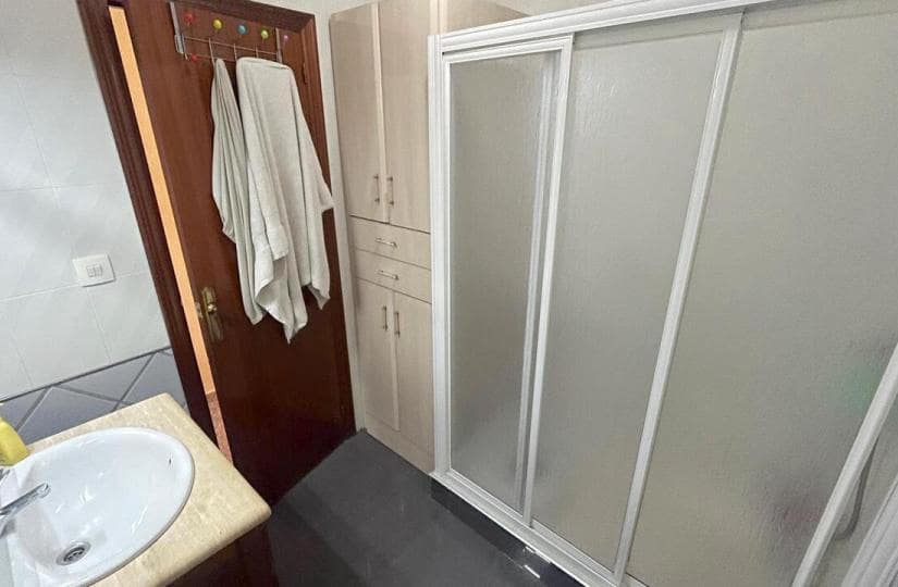 4 bedroom Townhouse for sale in Formentera del Segura with garage - € 200,000 (Ref: 9420250)