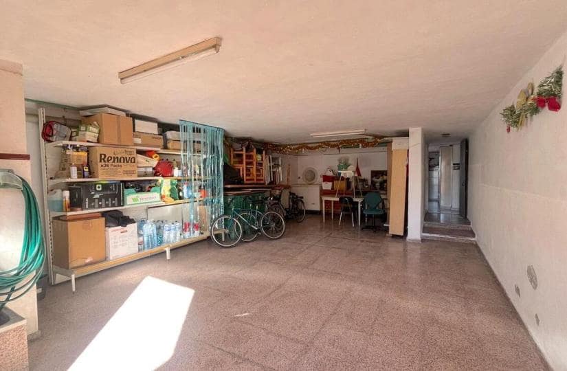 4 bedroom Townhouse for sale in Formentera del Segura with garage - € 200,000 (Ref: 9420250)