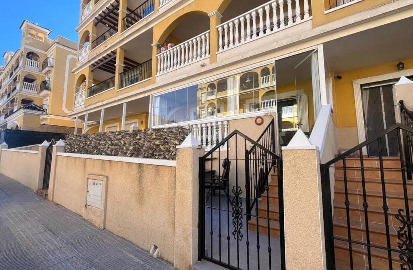 2 bedroom Apartment for sale in Algorfa with pool - € 119,995 (Ref: 9420251)