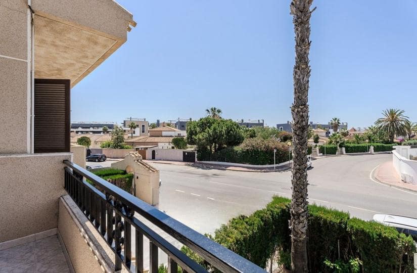 2 bedroom Townhouse for sale in La Zenia with pool - € 199,000 (Ref: 9420252)