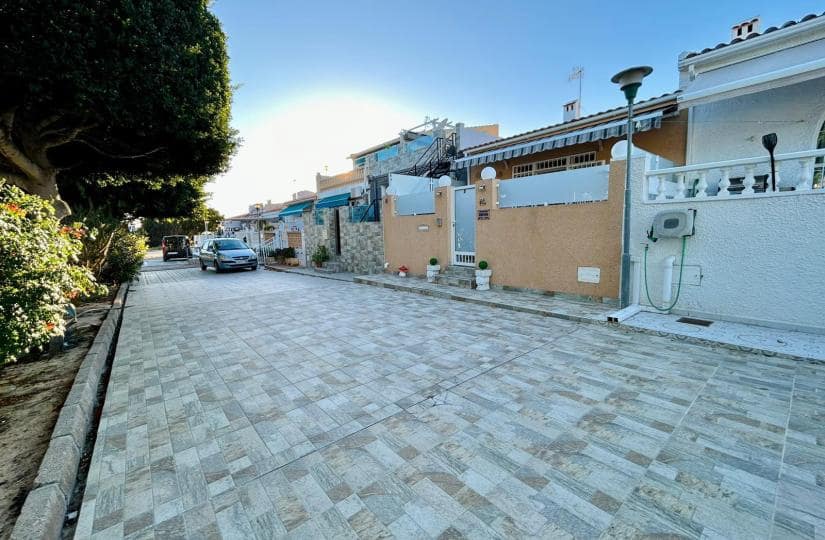 2 bedroom Bungalow for sale in Torrevieja - € 154,900 (Ref: 9420254)