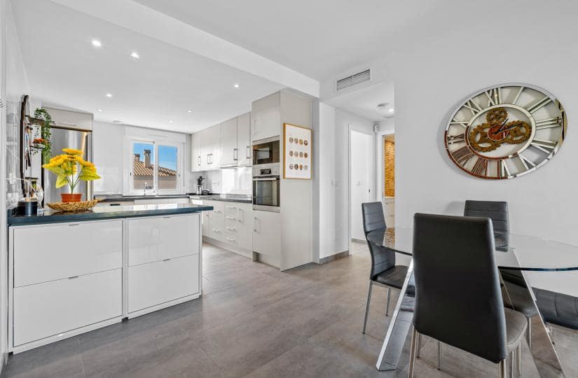 2 soverom Leilighet til salgs i Aguas Nuevas med svømmebasseng garasje - € 284 000 (Ref: 9420260)