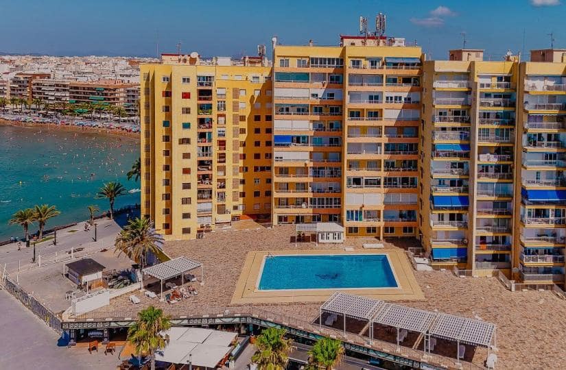 3 slaapkamer Appartement te koop in Torrevieja met zwembad - € 369.000 (Ref: 9420267)