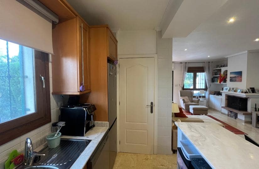 2 makuuhuone Huoneisto myytävänä paikassa Orihuela Costa mukana uima-altaan - 199 995 € (Ref: 9420271)