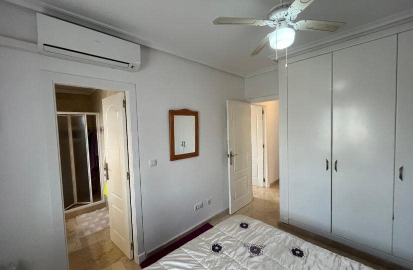 2 makuuhuone Huoneisto myytävänä paikassa Orihuela Costa mukana uima-altaan - 199 995 € (Ref: 9420271)