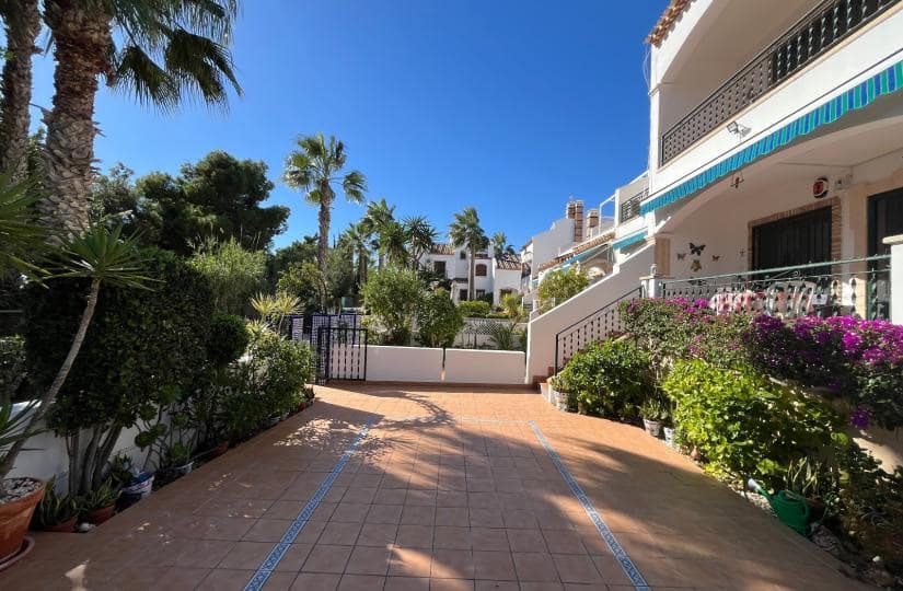 2 makuuhuone Huoneisto myytävänä paikassa Orihuela Costa mukana uima-altaan - 199 995 € (Ref: 9420271)