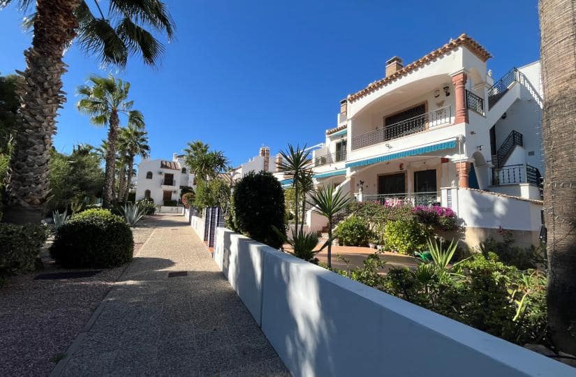 2 makuuhuone Huoneisto myytävänä paikassa Orihuela Costa mukana uima-altaan - 199 995 € (Ref: 9420271)