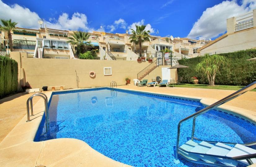 3 soveværelse Byhus til salg i Villamartin med swimmingpool garage - € 249.990 (Ref: 9420277)