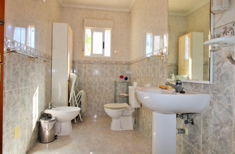 3 soveværelse Byhus til salg i Villamartin med swimmingpool garage - € 249.990 (Ref: 9420277)