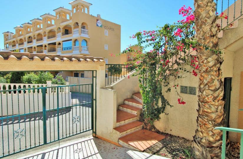 3 soveværelse Byhus til salg i Villamartin med swimmingpool garage - € 249.990 (Ref: 9420277)