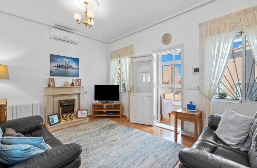 3 bedroom Villa for sale in Rojales with pool garage - € 349,950 (Ref: 9420280)