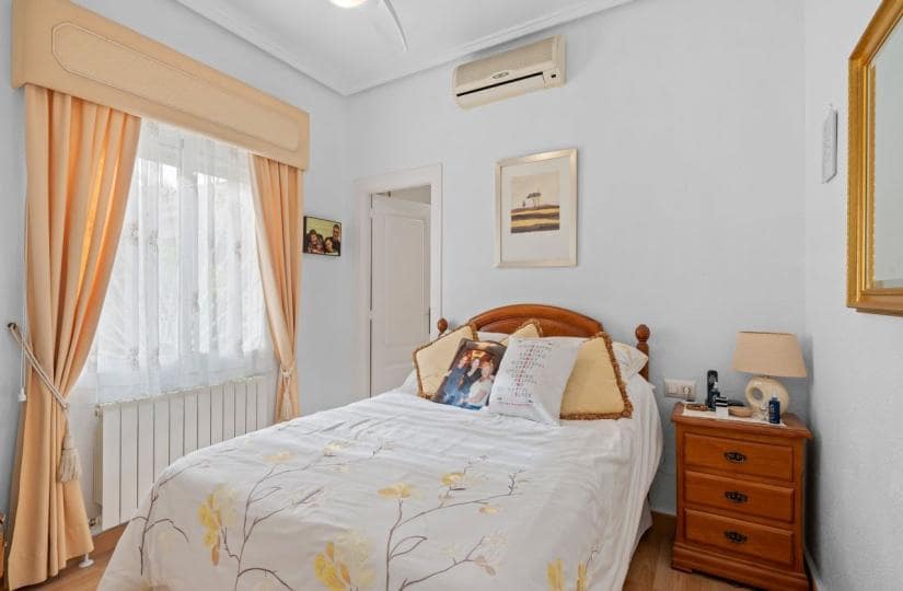 3 bedroom Villa for sale in Rojales with pool garage - € 349,950 (Ref: 9420280)