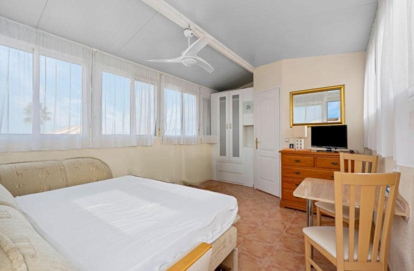 3 bedroom Villa for sale in Rojales with pool garage - € 349,950 (Ref: 9420280)