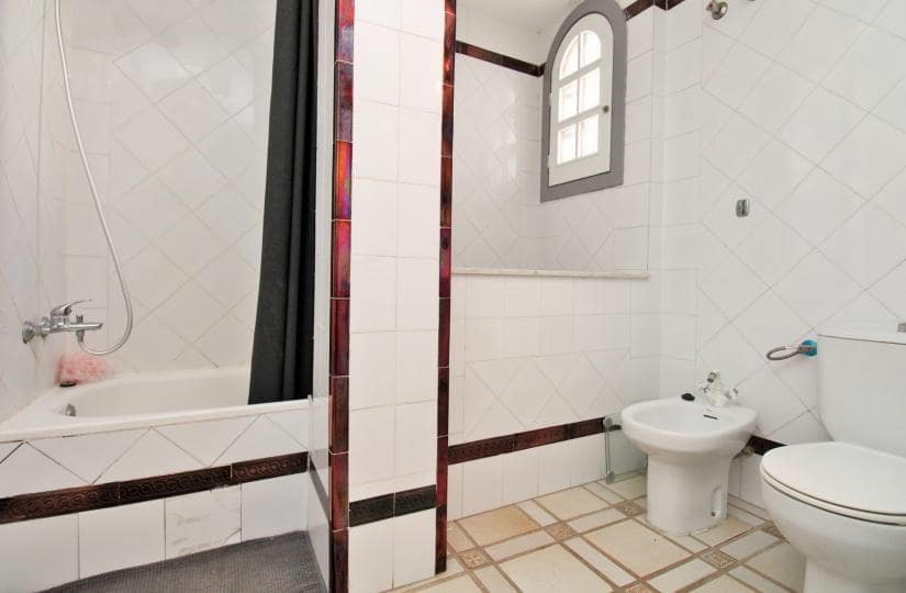 1 bedroom Apartment for sale in Villamartin with pool - € 129,000 (Ref: 9420281)