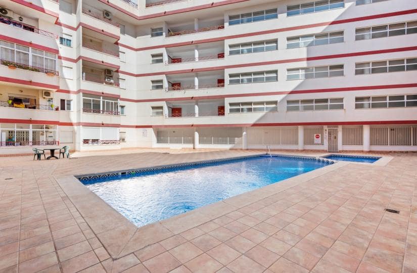 2 sovrum Lägenhet till salu i Torrevieja med pool - 129 000 € (Ref: 9420282)