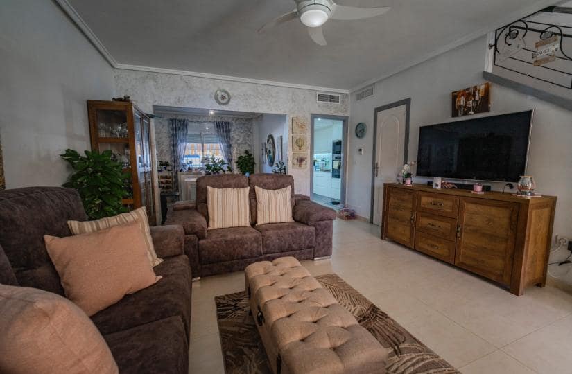 3 Zimmer Haus zu verkaufen in Ciudad Quesada mit Pool - 235.000 € (Ref: 9420287)