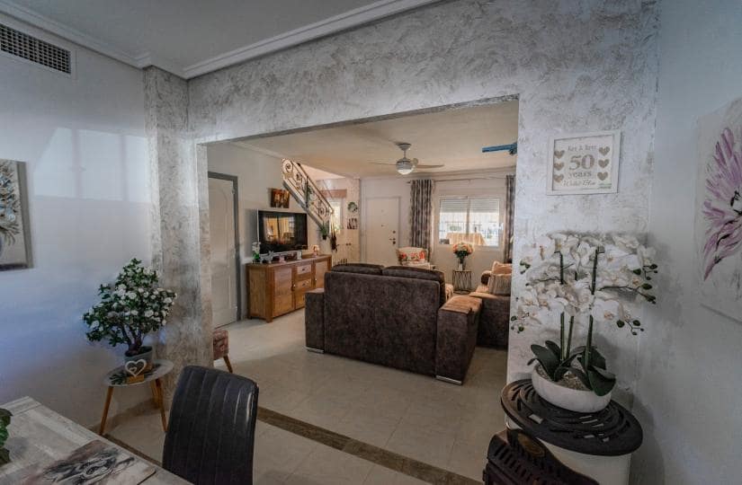 3 Zimmer Haus zu verkaufen in Ciudad Quesada mit Pool - 235.000 € (Ref: 9420287)