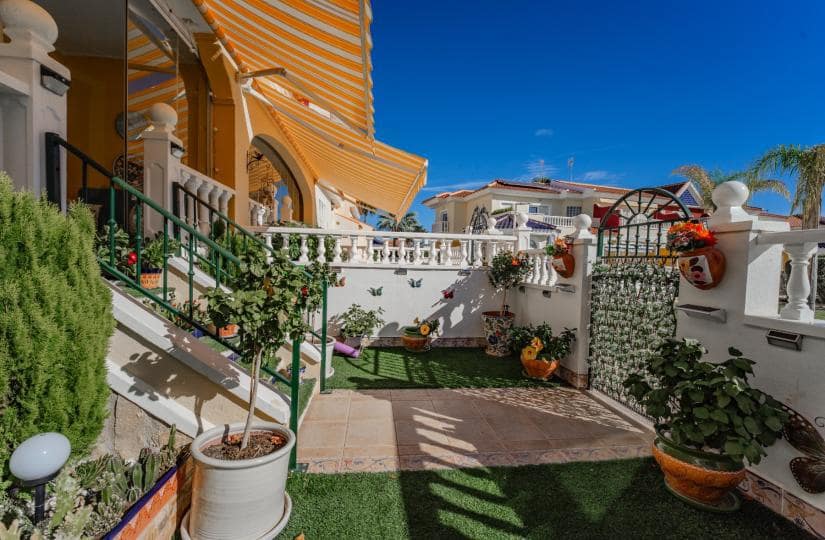 3 Zimmer Haus zu verkaufen in Ciudad Quesada mit Pool - 235.000 € (Ref: 9420287)