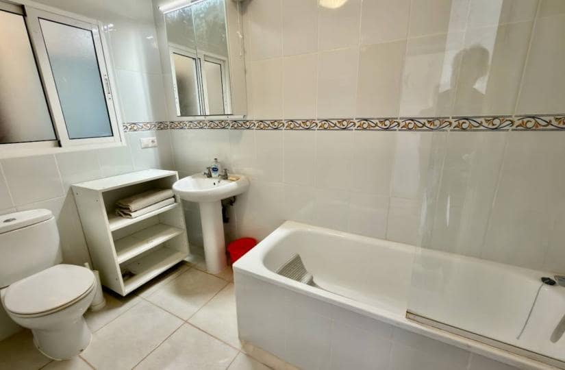 3 soverom Kjedet enebolig til salgs i Ciudad Quesada med svømmebasseng garasje - € 200 000 (Ref: 9420288)