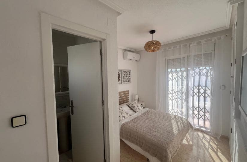 3 bedroom Semi-detached Villa for sale in Orihuela Costa with pool - € 249,999 (Ref: 9420292)