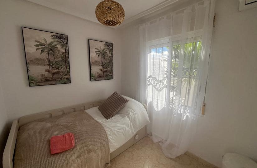 3 bedroom Semi-detached Villa for sale in Orihuela Costa with pool - € 249,999 (Ref: 9420292)