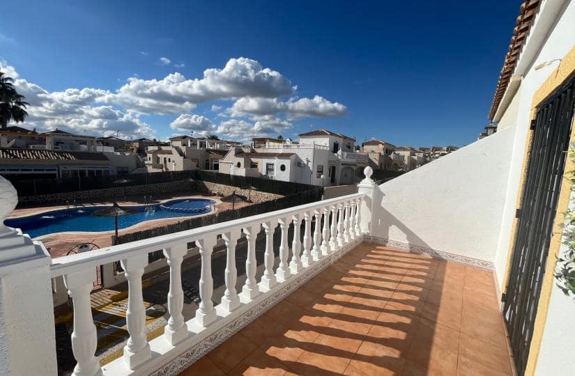 3 bedroom Semi-detached Villa for sale in Orihuela Costa with pool - € 249,999 (Ref: 9420292)
