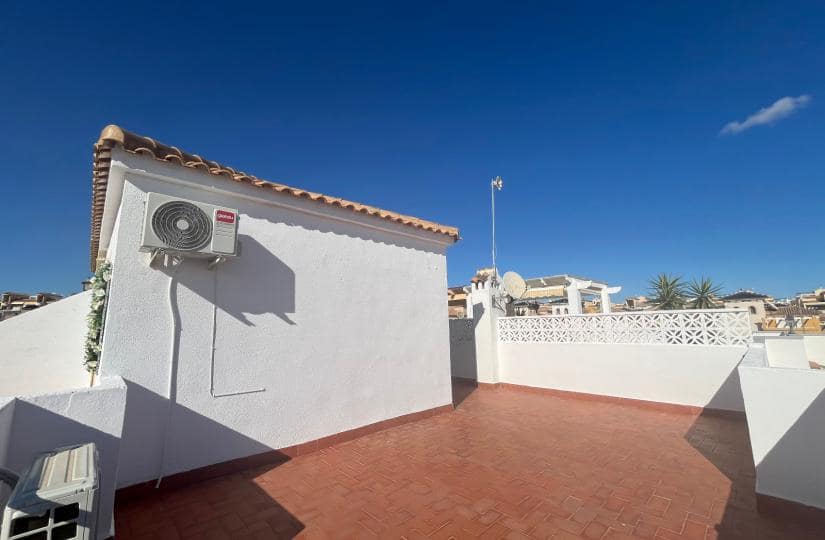3 bedroom Semi-detached Villa for sale in Orihuela Costa with pool - € 249,999 (Ref: 9420292)