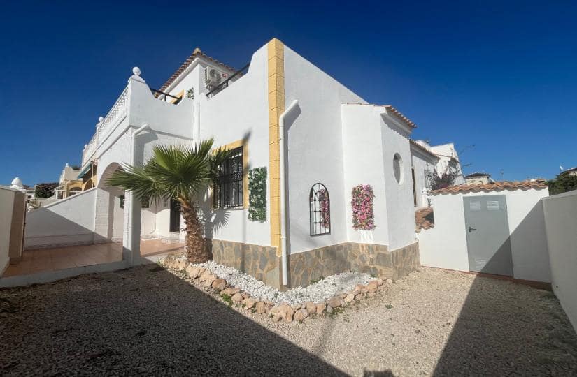 3 bedroom Semi-detached Villa for sale in Orihuela Costa with pool - € 249,999 (Ref: 9420292)