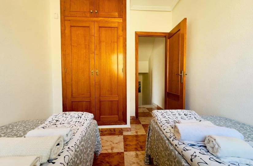 2 bedroom Semi-detached Villa for sale in Cabo Roig with pool garage - € 240,000 (Ref: 9420293)