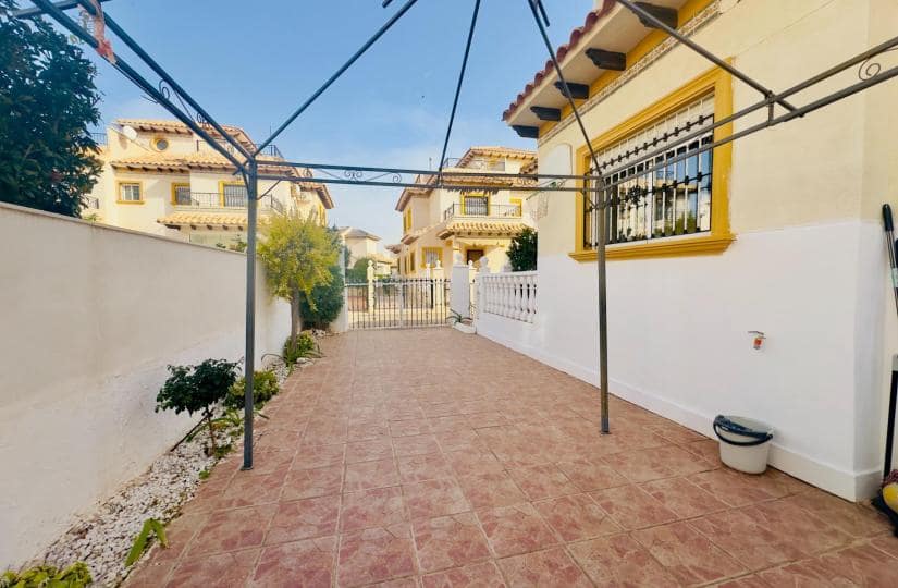 2 bedroom Semi-detached Villa for sale in Cabo Roig with pool garage - € 240,000 (Ref: 9420293)
