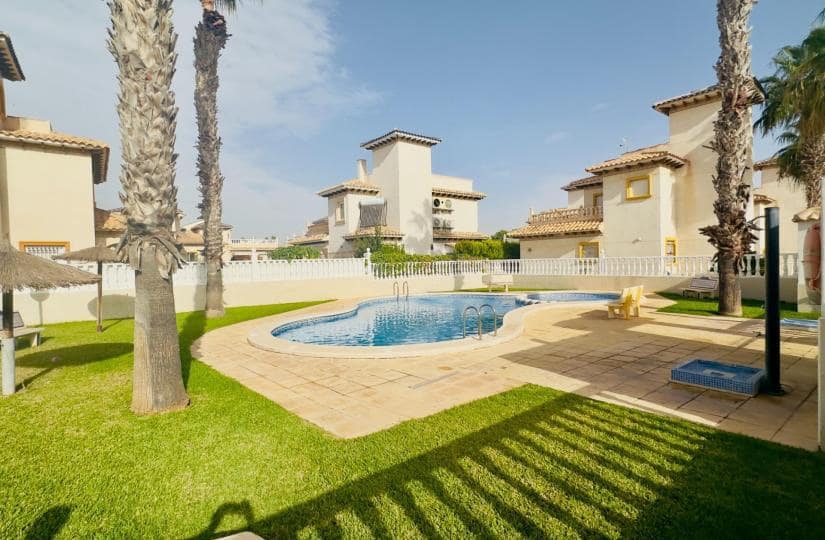 2 bedroom Semi-detached Villa for sale in Cabo Roig with pool garage - € 240,000 (Ref: 9420293)