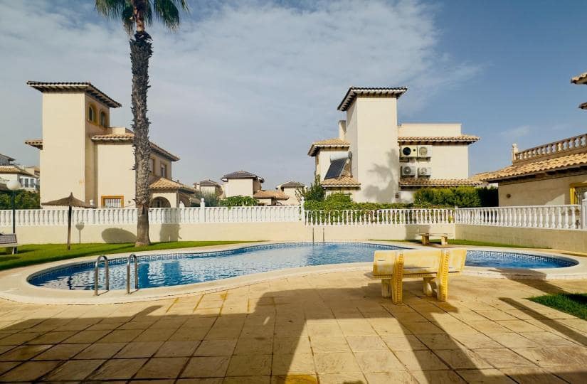 2 bedroom Semi-detached Villa for sale in Cabo Roig with pool garage - € 240,000 (Ref: 9420293)