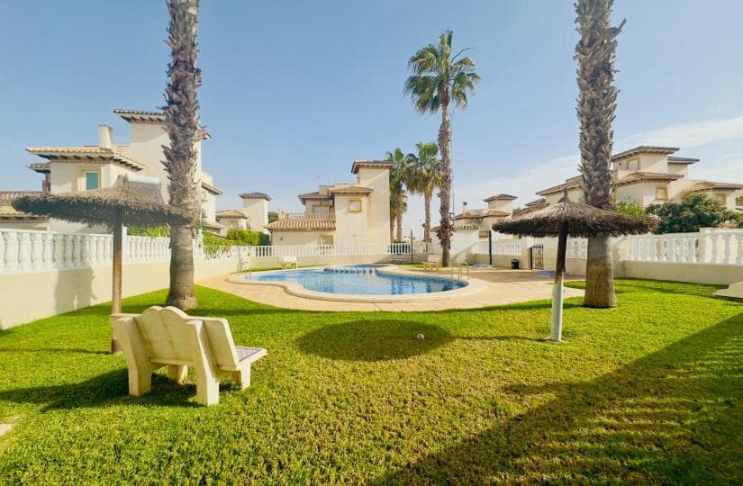 2 bedroom Semi-detached Villa for sale in Cabo Roig with pool garage - € 240,000 (Ref: 9420293)