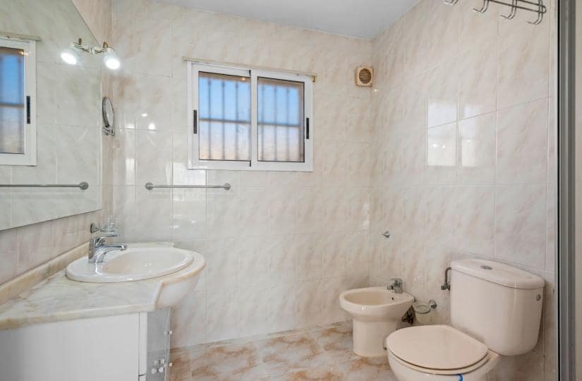 2 Zimmer Villa zu verkaufen in Benijofar mit Pool Garage - 410.000 € (Ref: 9420295)