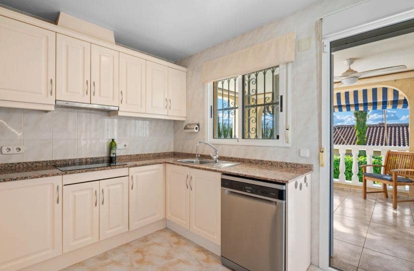 2 Zimmer Villa zu verkaufen in Benijofar mit Pool Garage - 410.000 € (Ref: 9420295)