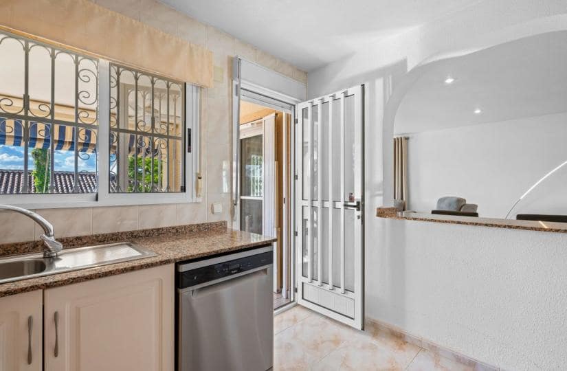 2 Zimmer Villa zu verkaufen in Benijofar mit Pool Garage - 410.000 € (Ref: 9420295)