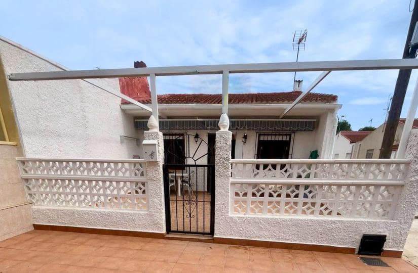 2 bedroom Semi-detached Villa for sale in Torrevieja with garage - € 129,999 (Ref: 9420299)