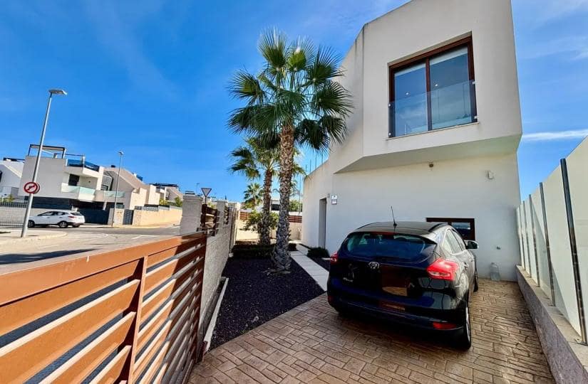 3 bedroom Villa for sale in Benijofar with pool garage - € 395,000 (Ref: 9420300)