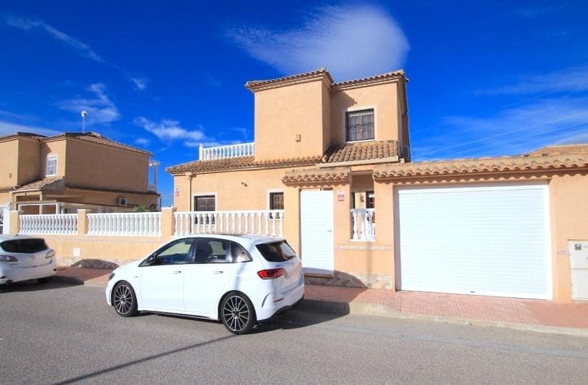 4 bedroom Villa for sale in Atalaya Park with pool garage - € 365,000 (Ref: 9420302)