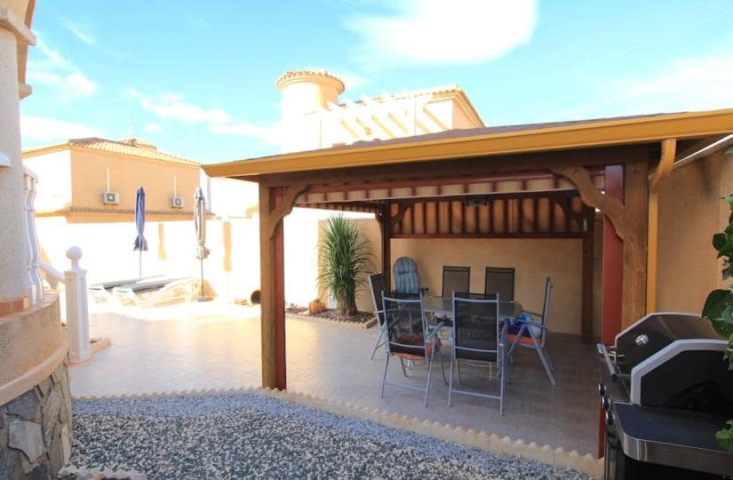 4 bedroom Villa for sale in Atalaya Park with pool garage - € 365,000 (Ref: 9420302)