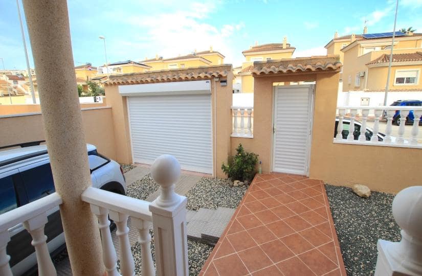 4 bedroom Villa for sale in Atalaya Park with pool garage - € 365,000 (Ref: 9420302)