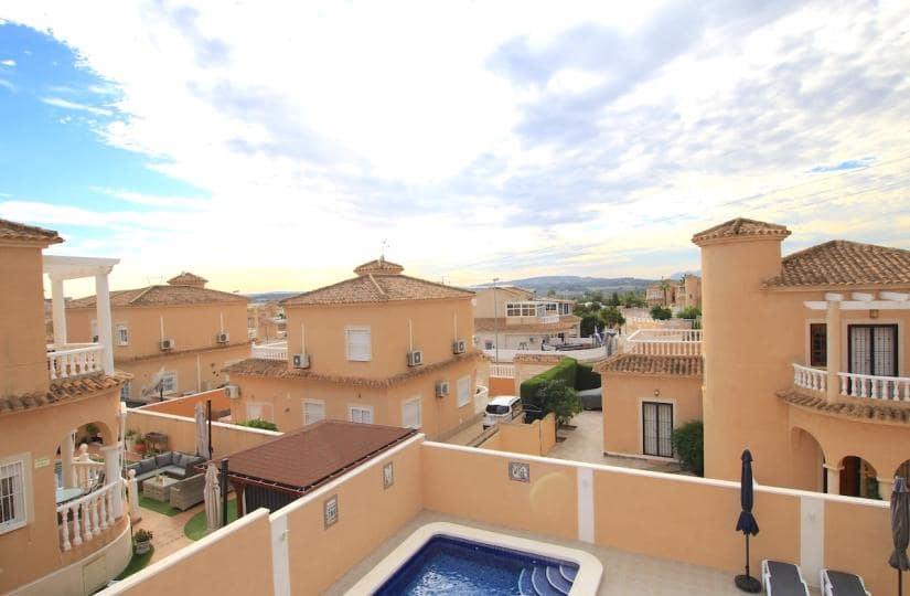 4 bedroom Villa for sale in Atalaya Park with pool garage - € 365,000 (Ref: 9420302)