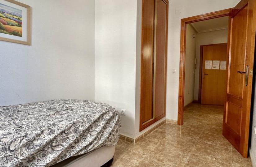 2 soverom Leilighet til salgs i Cabo Roig med svømmebasseng garasje - € 185 000 (Ref: 9420304)