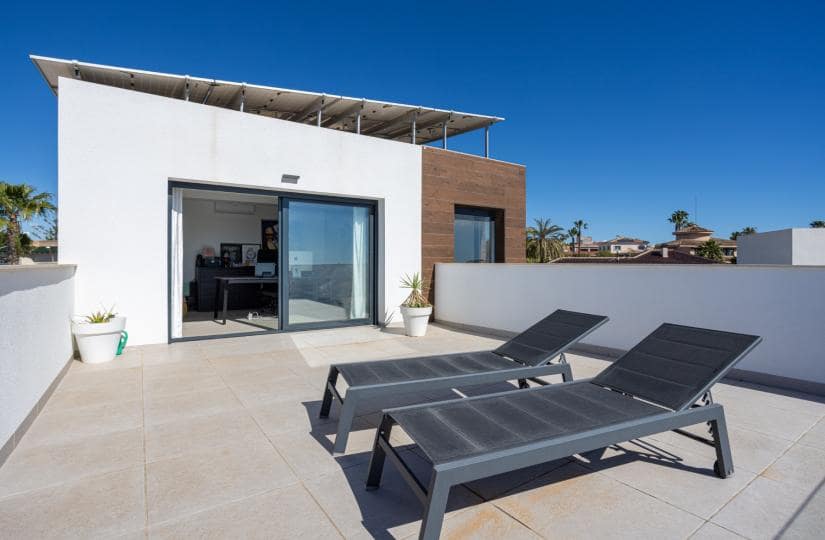 4 bedroom Villa for sale in Ciudad Quesada with pool - € 699,000 (Ref: 9420305)