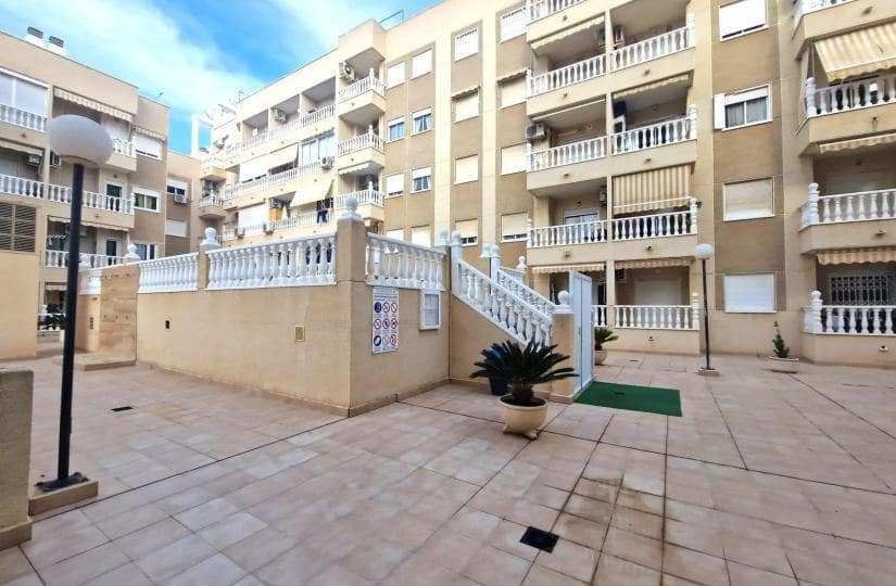 2 sovrum Lägenhet till salu i Torrevieja med pool - 144 228 € (Ref: 9420306)