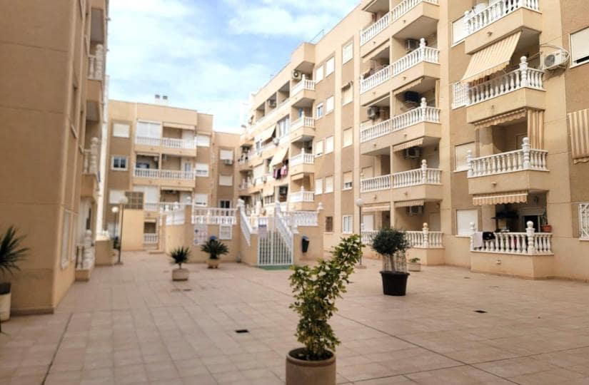 2 sovrum Lägenhet till salu i Torrevieja med pool - 144 228 € (Ref: 9420306)