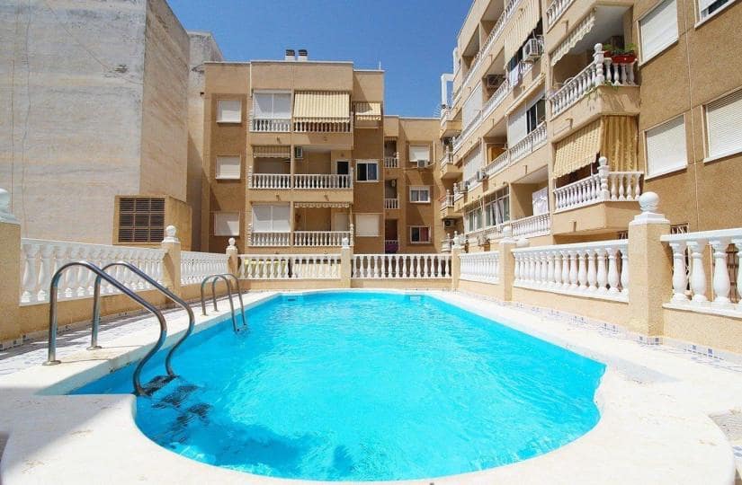 2 sovrum Lägenhet till salu i Torrevieja med pool - 144 228 € (Ref: 9420306)