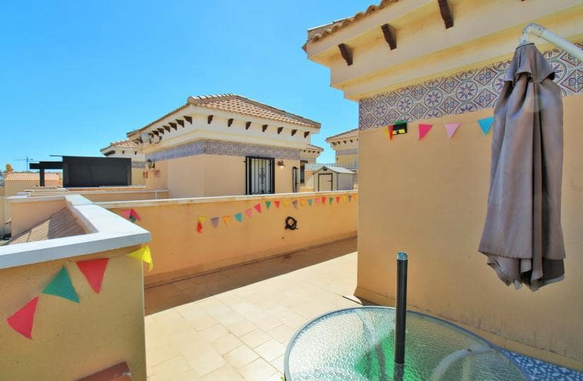 3 makuuhuone Omakotitalo myytävänä paikassa Villamartin mukana uima-altaan 
autotalli - 164 900 € (Ref: 9420309)