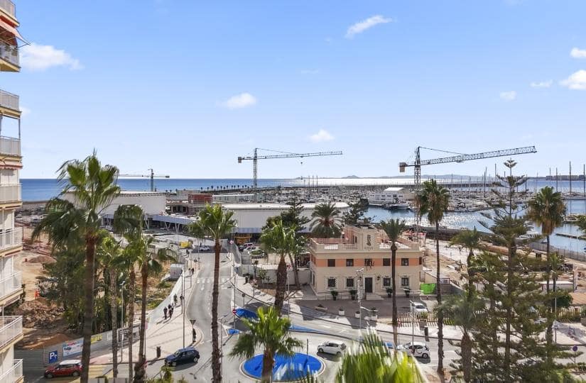 2 sovrum Lägenhet till salu i Torrevieja - 265 000 € (Ref: 9420312)