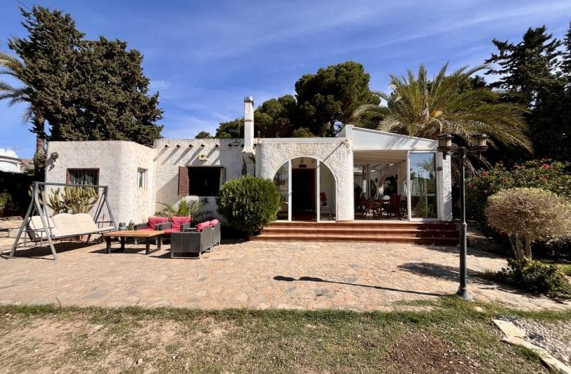 6 bedroom Villa for sale in Orihuela Costa with pool - € 899,950 (Ref: 9420316)